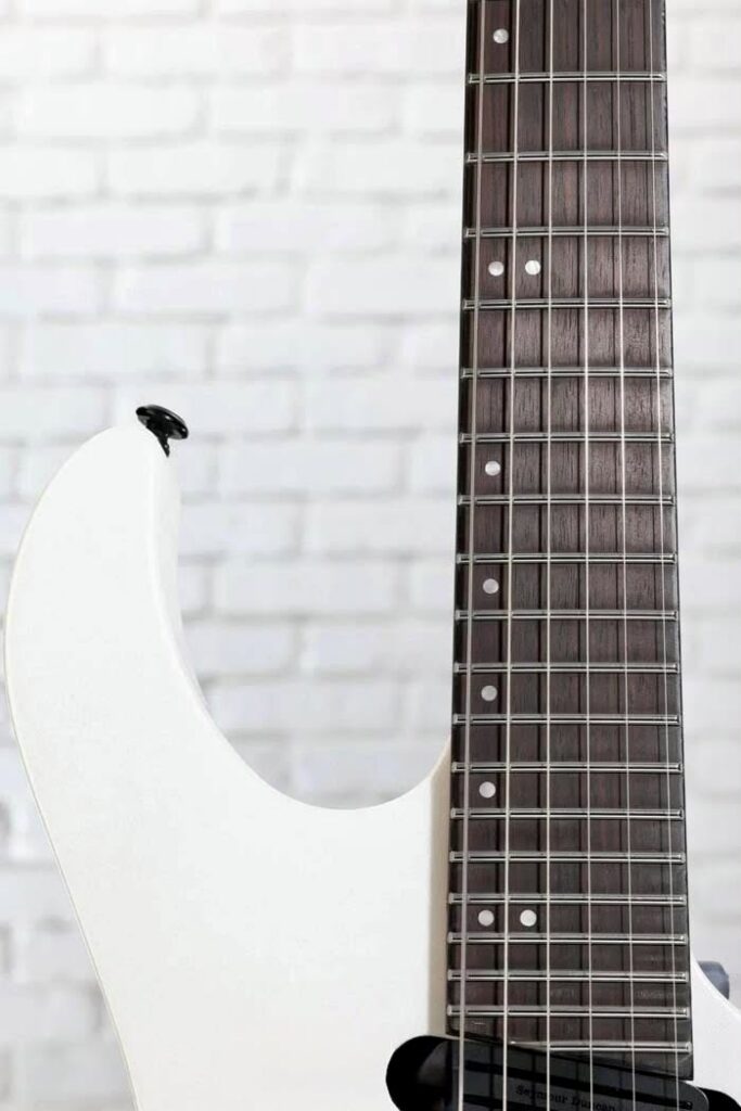ESP LTD Deluxe MV-1000 Scale