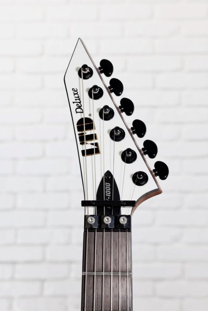 ESP LTD Deluxe MV-1000 Headstock